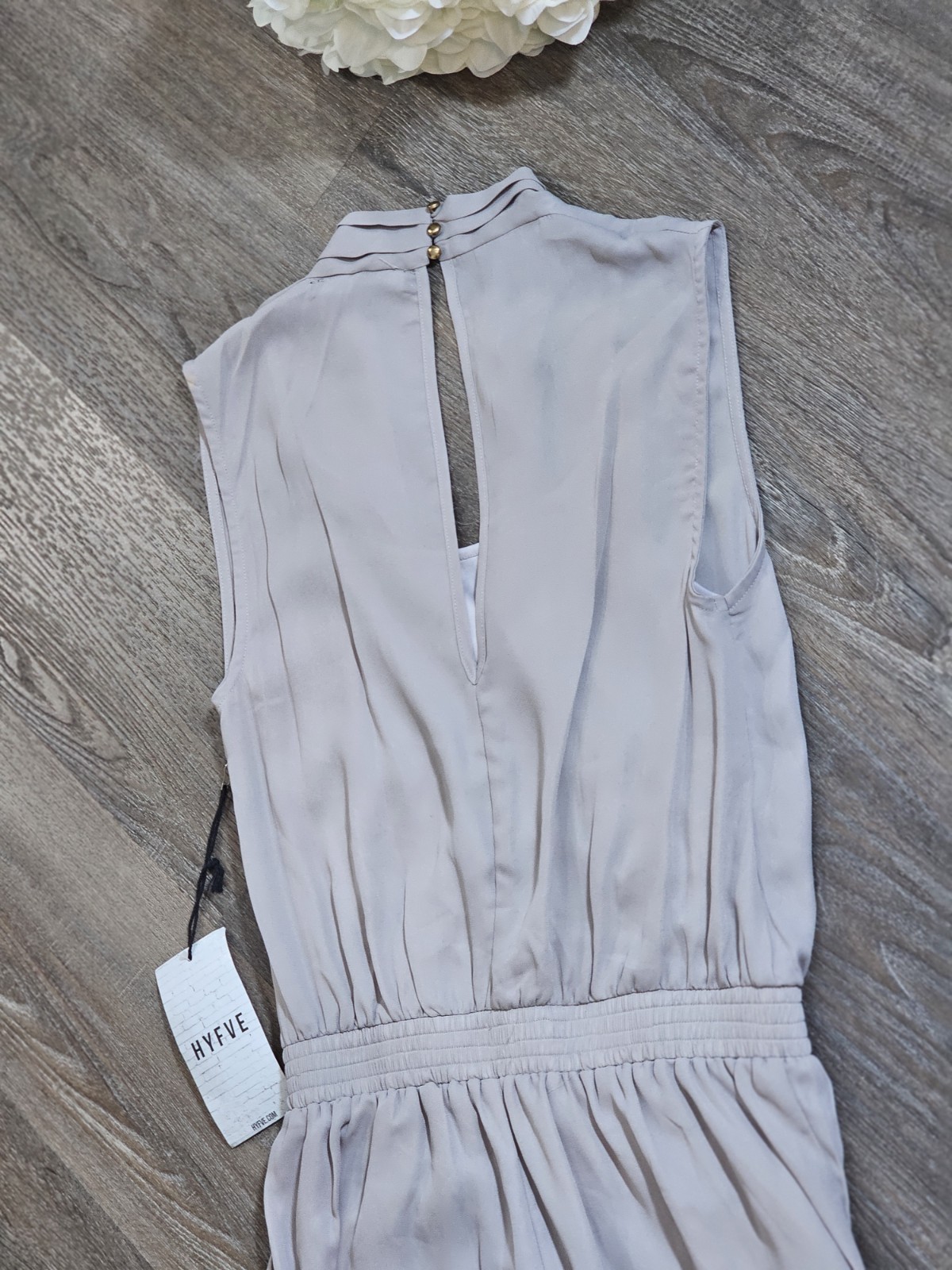 HYFVE Women’s Sleeveless Jumpsuit In Soft Grey V-Neckline Size Small NWT