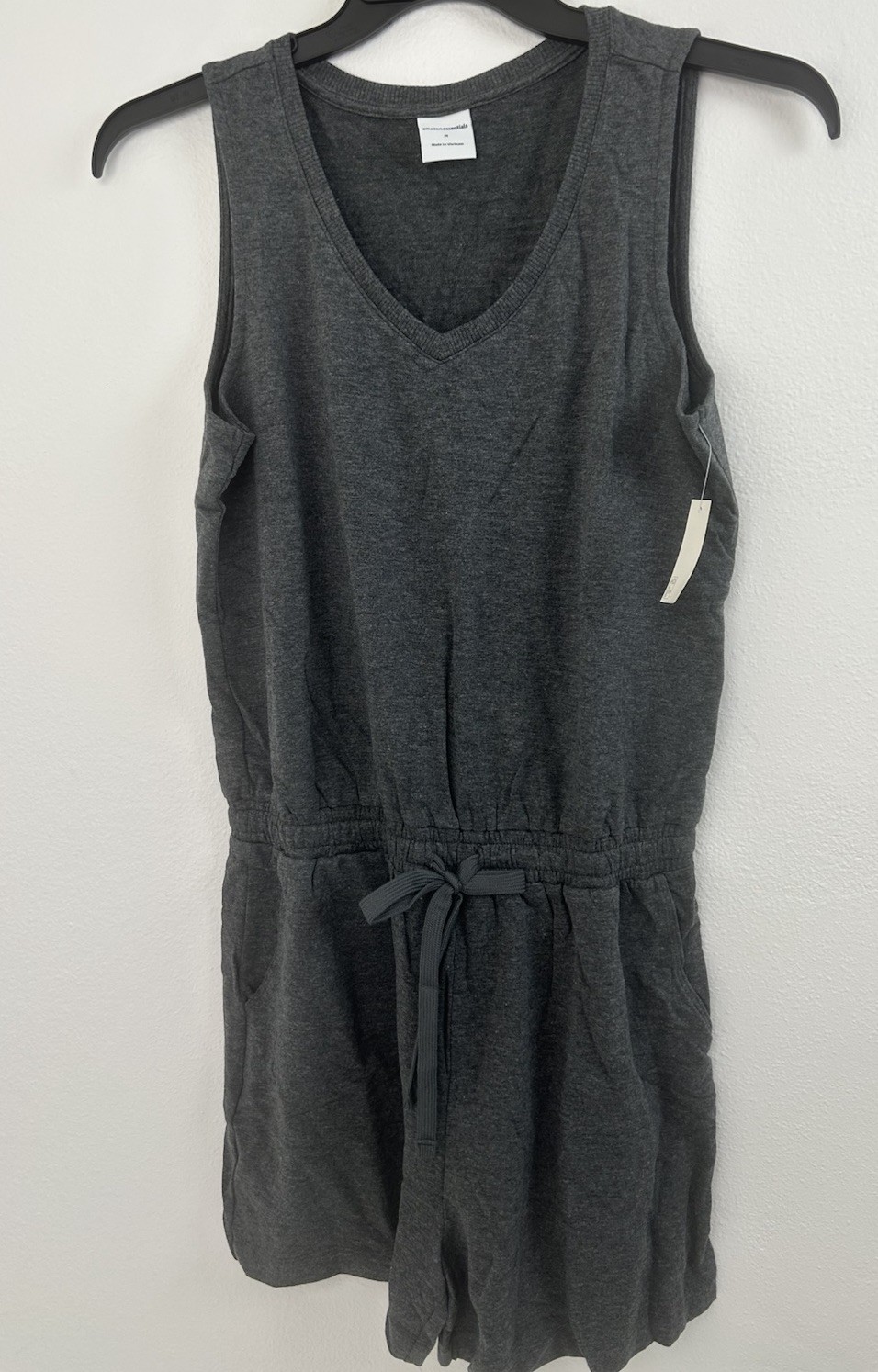NWT Amazon Essentials Medium Romper V-Neck Sleeveless Drawstring Pockets Casual