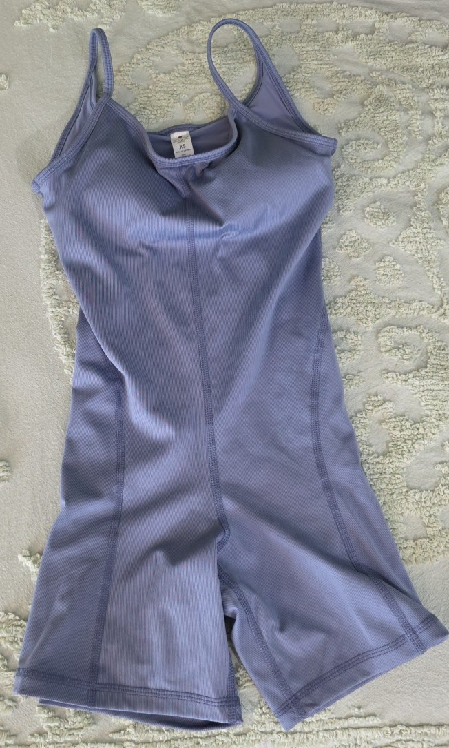 Yogalicious Illusion Ribbed Lotus Short Romper – Size M – blue