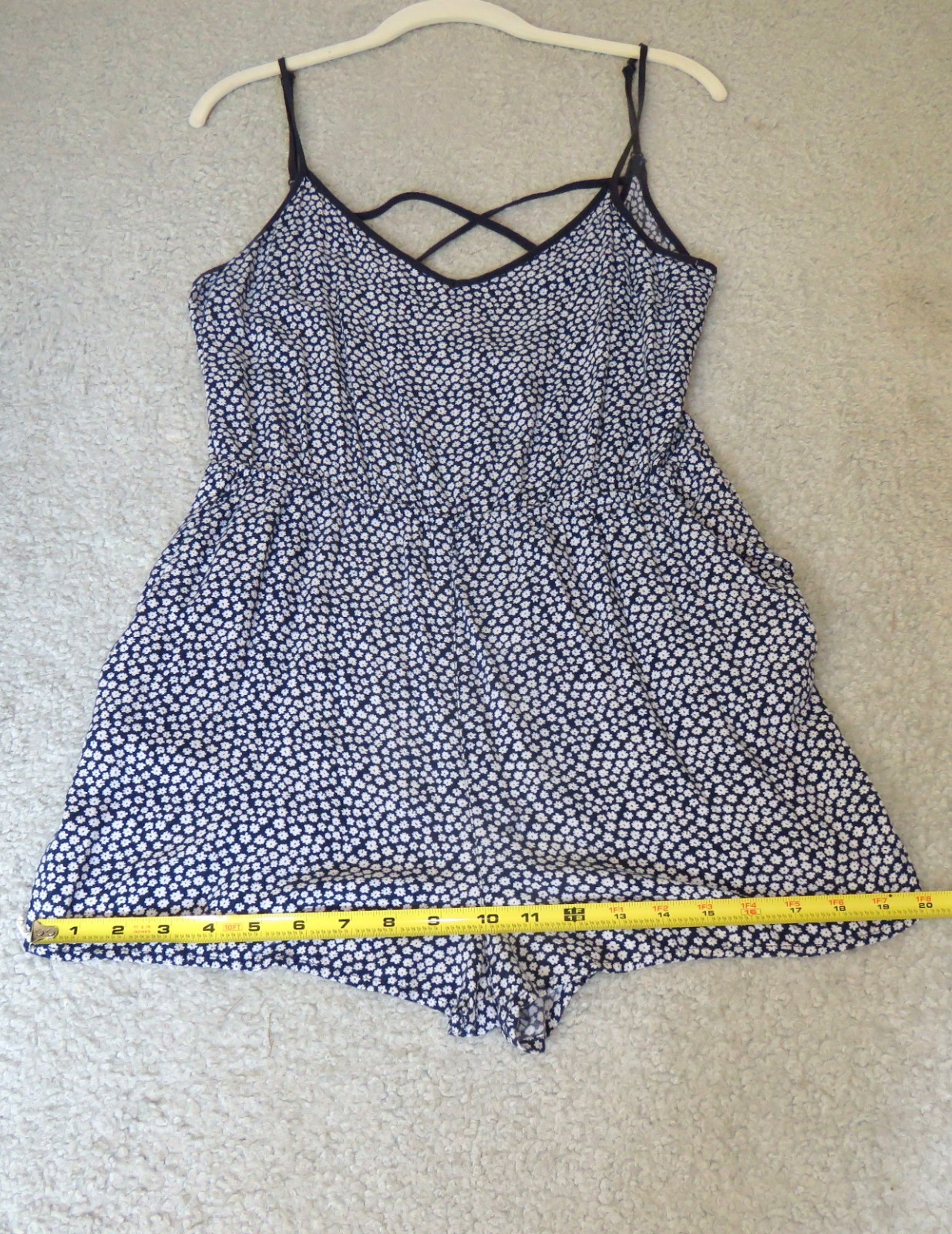 Divided by H&M Sz 8 Sleeveless Blue & White Mini Daisy Print Romper