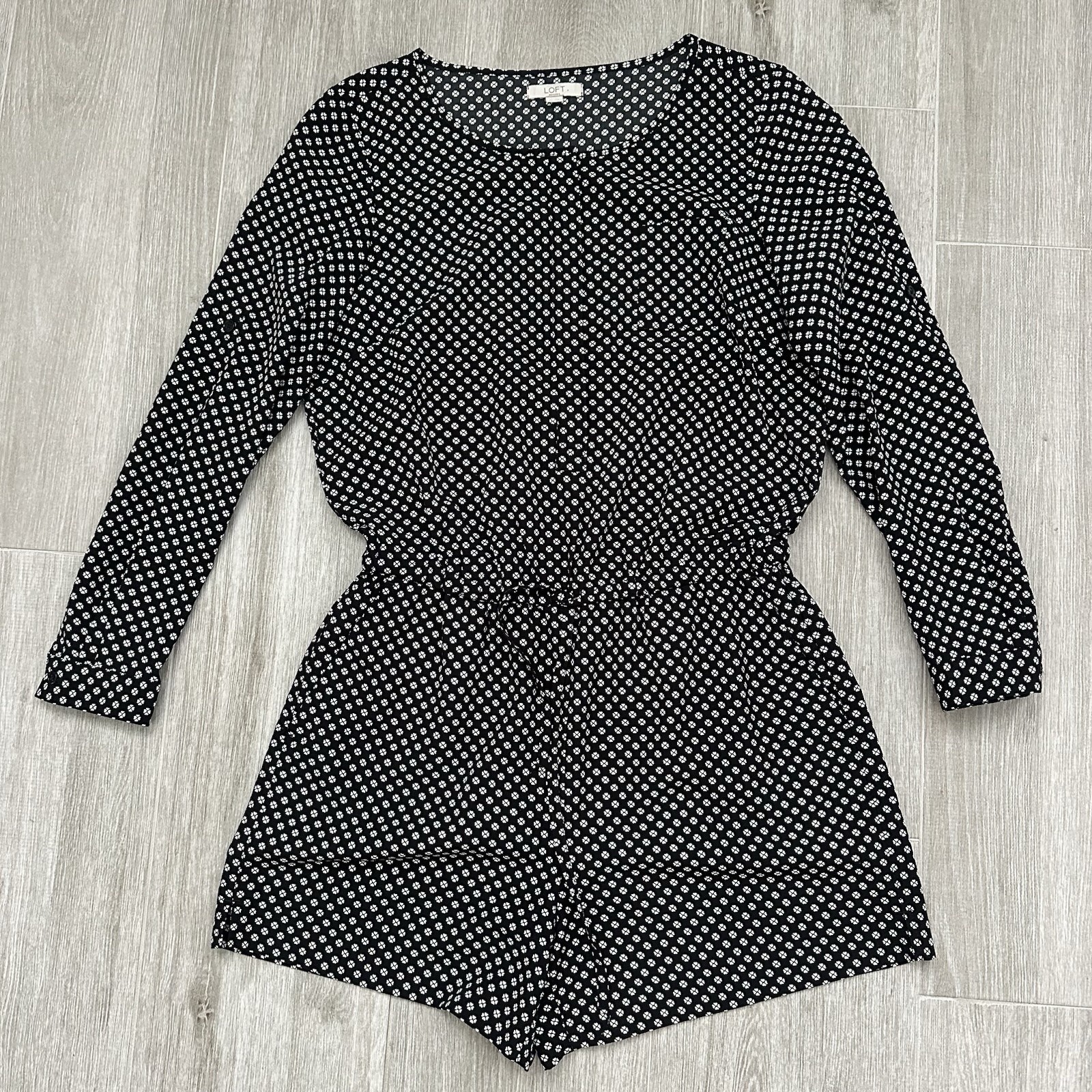 LOFT Floral Roll-Tab Sleeve Romper Women’s Black White Lightweight Pockets Sz 2P