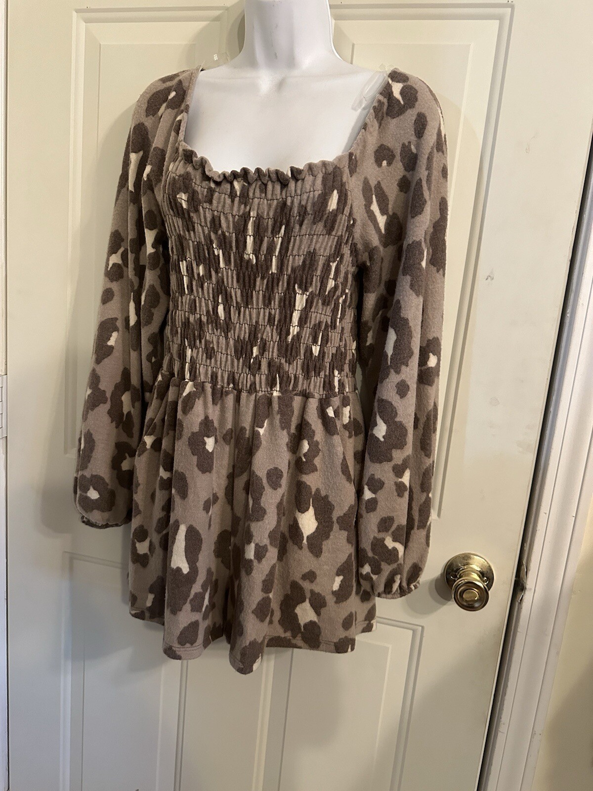 LeLis Romper Smoked Square Neck Long Sleeve Cozy Rayon Animal Print Sz M NWT
