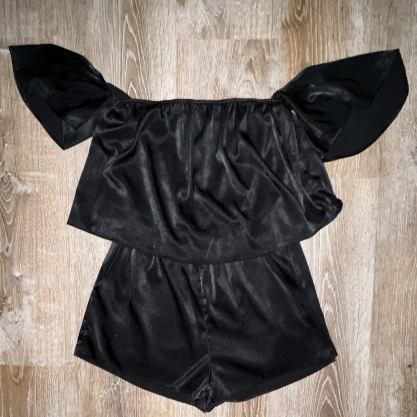 Caramela Black Off-the-Shoulder Short Sleeve Romper L Polyester Spandex Women