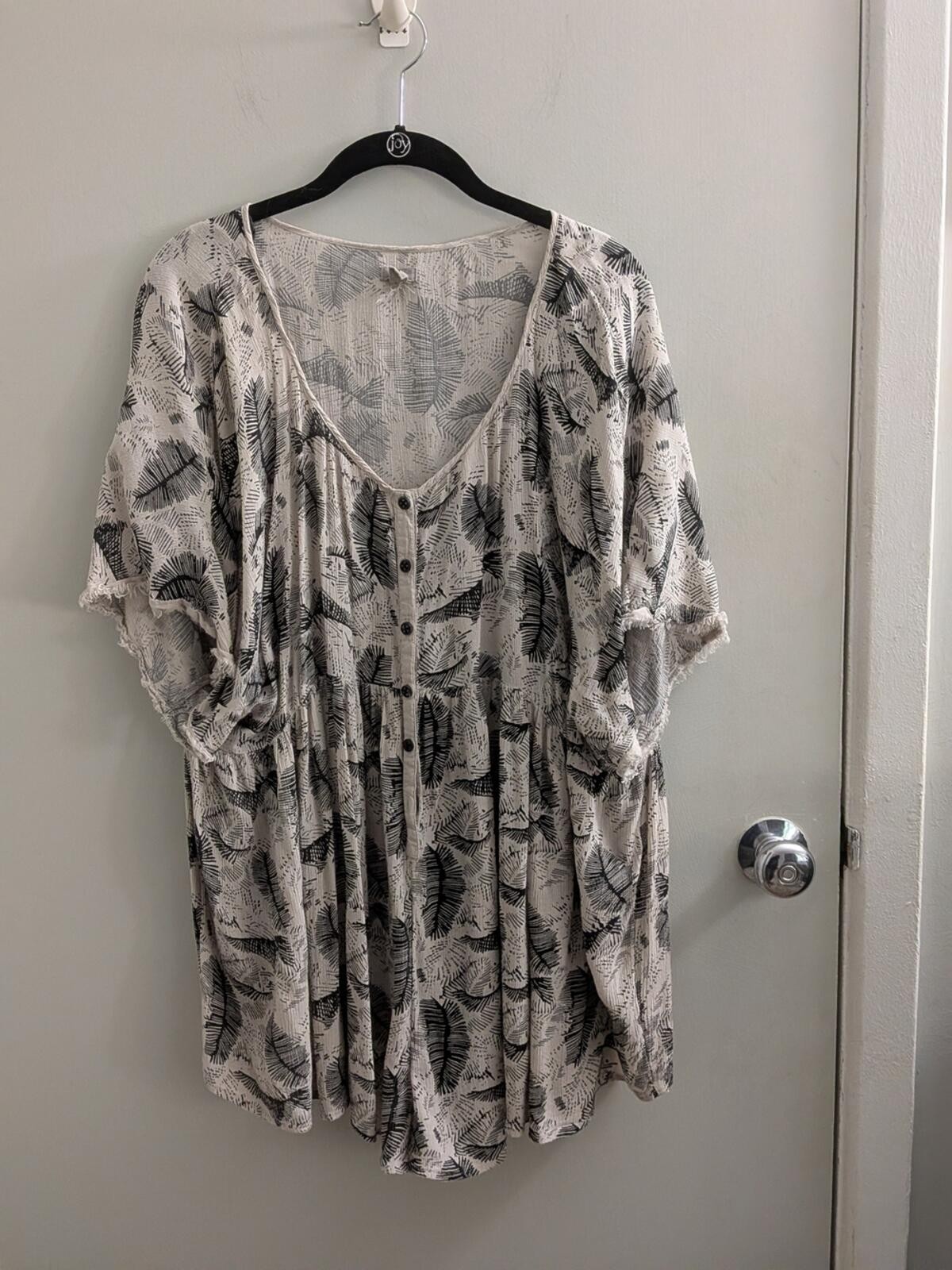 RARE Urban Outfitters Ecote Allie Babydoll Romper – Tropical Palm Print – Medium