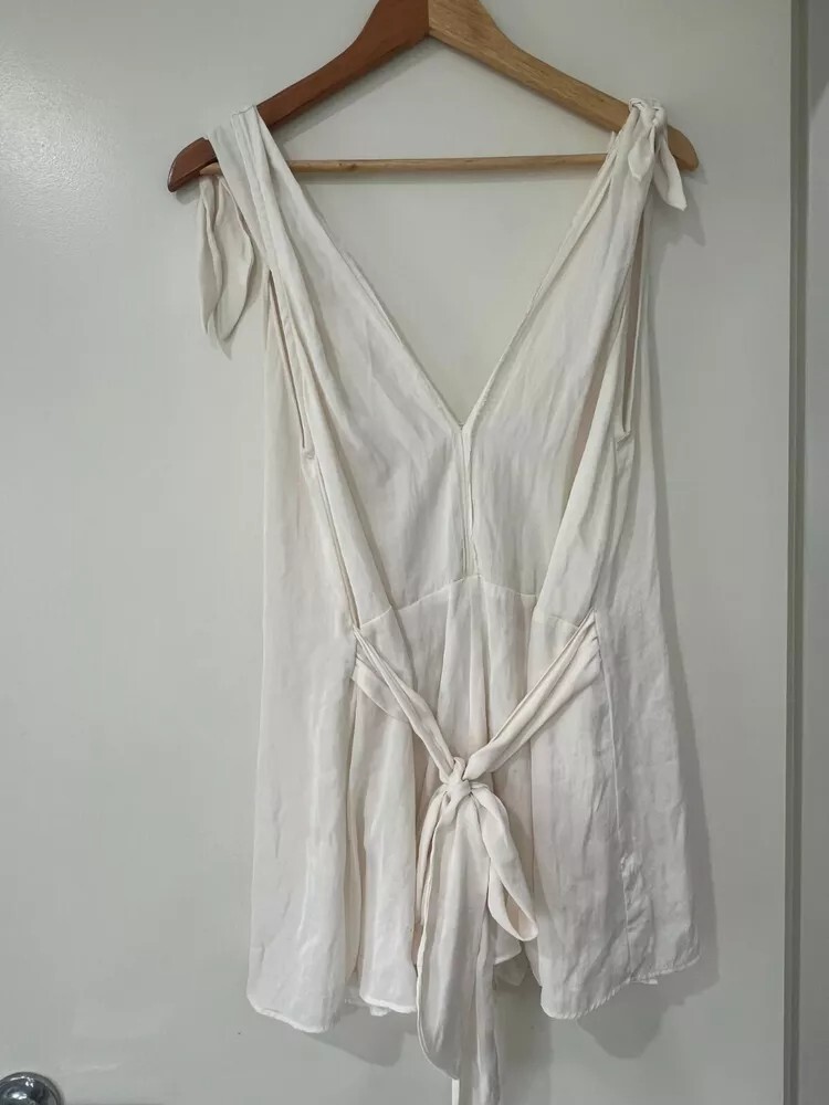 Bec & Bridge V-Neck Sleeveless Tie Waist Silky Romper White Size 6