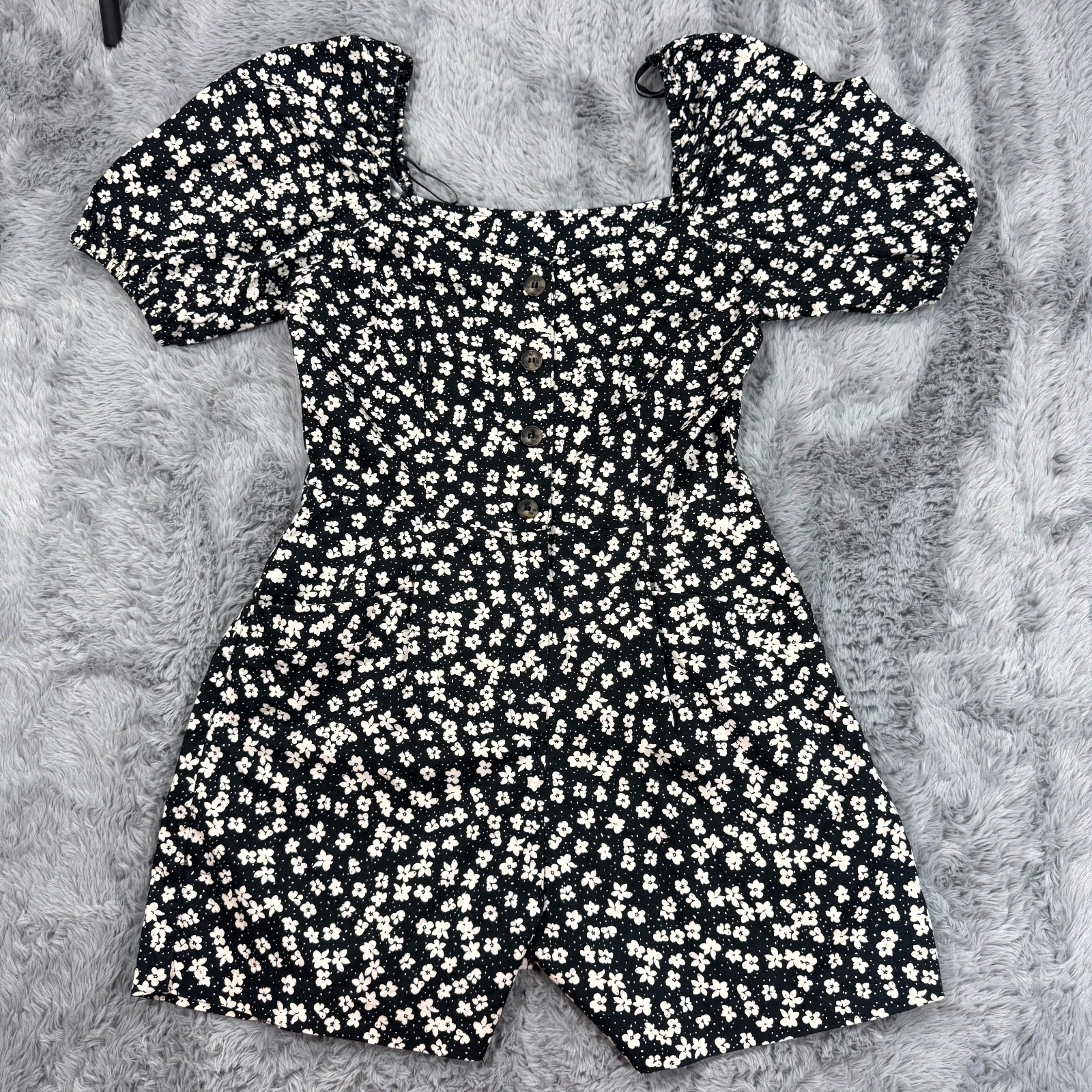 H&M One-Piece Women’s M Black Cotton Romper Floral Puff Sleeve Outdoor Stretch