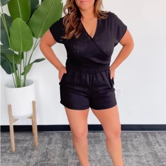 Mono B Short Sleeve Romper Jumpsuit Shorts Size Medium