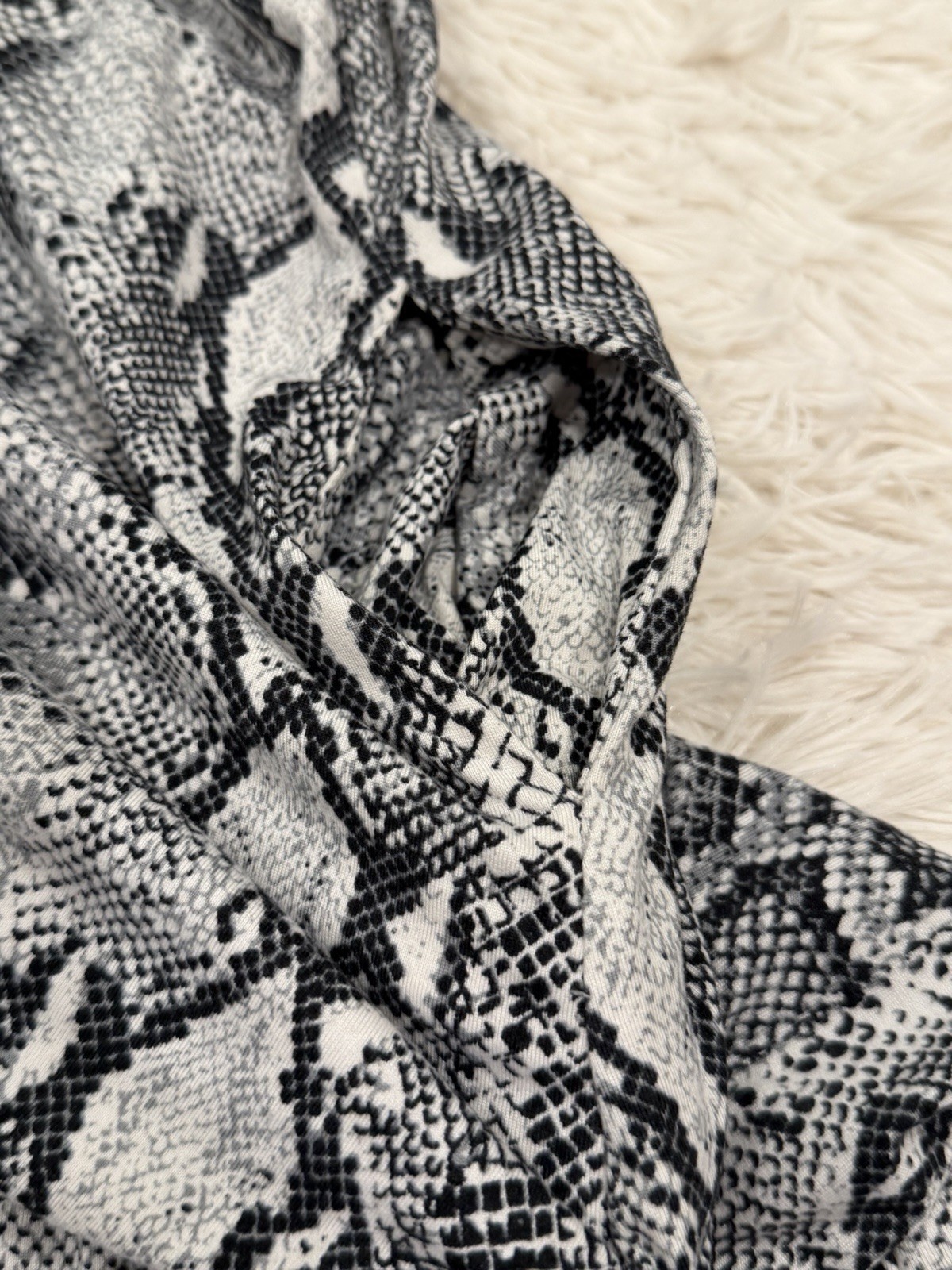 Entro Snake Print Wide Leg Jumpsuit Womens Small Gray Black Pockets Boho Romper