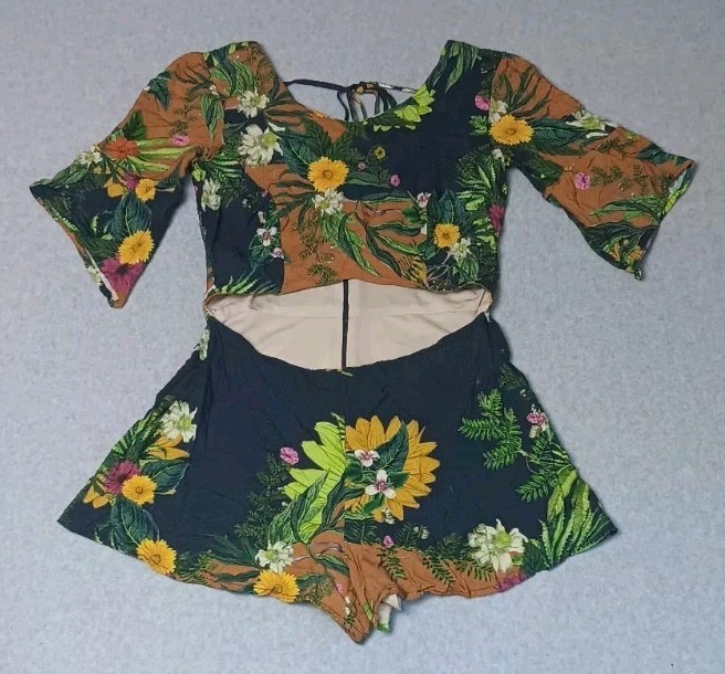 VLT Flared Sleeve Romper 18 Floral Cut Out Waist Boho Bloomcore Retro Festival