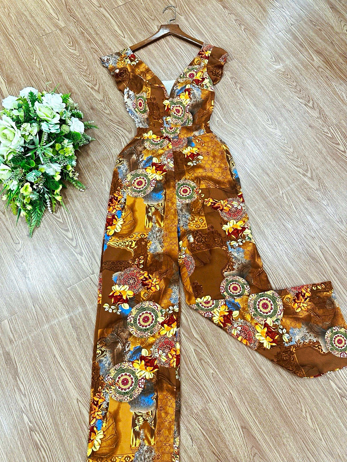 Women’s Floral Wide-Leg Sleeveless V-Neck Jumpsuit S Regular Multicolor