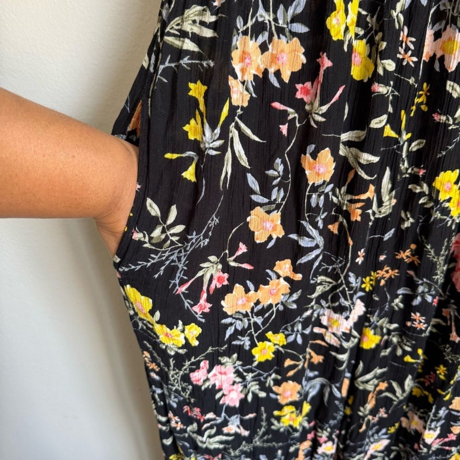Patrons of Peace Boho Floral Black Jumpsuit Medium Pockets Off Shoulder Ditsy