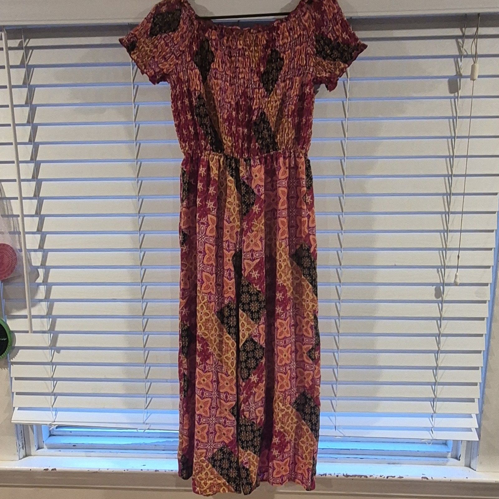 Xhilaration Romper Jumpsuit Maroon With Print And Cinched Shortsleeve Top Size M