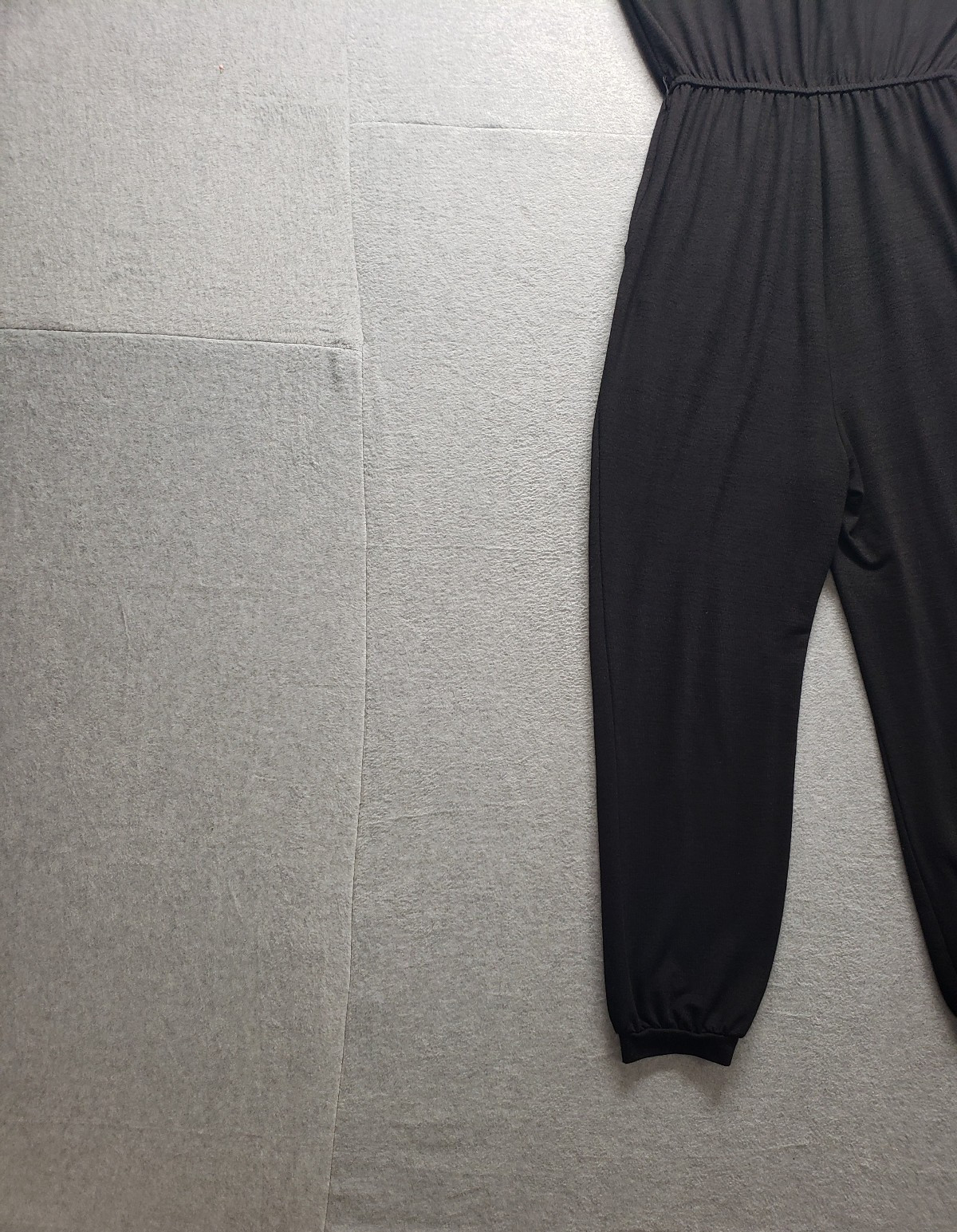 Gap Women Jumpsuit S Black V Neck Short Sleeve Tapered Leg Stretch Poly Blend