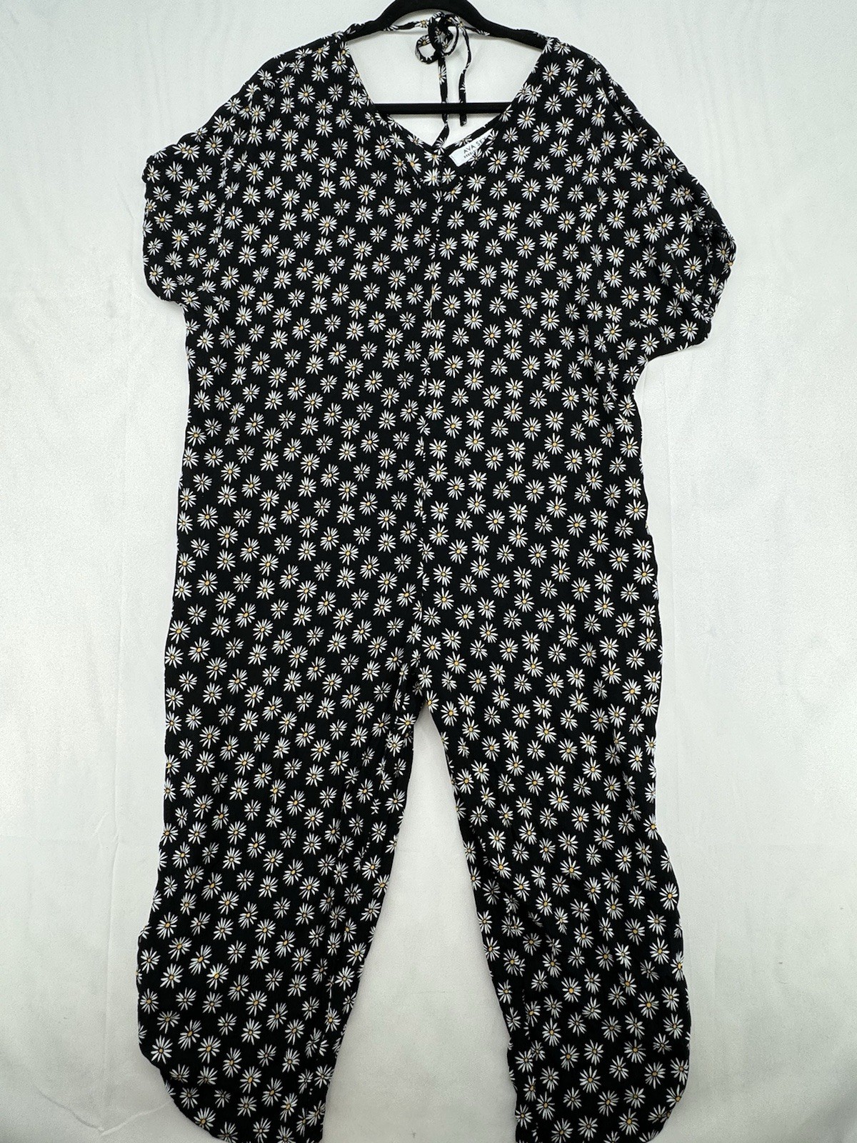AVA SKY Black Daisy Floral Short Sleeve V-Neck Jumpsuit Button Tie Size M A1-18