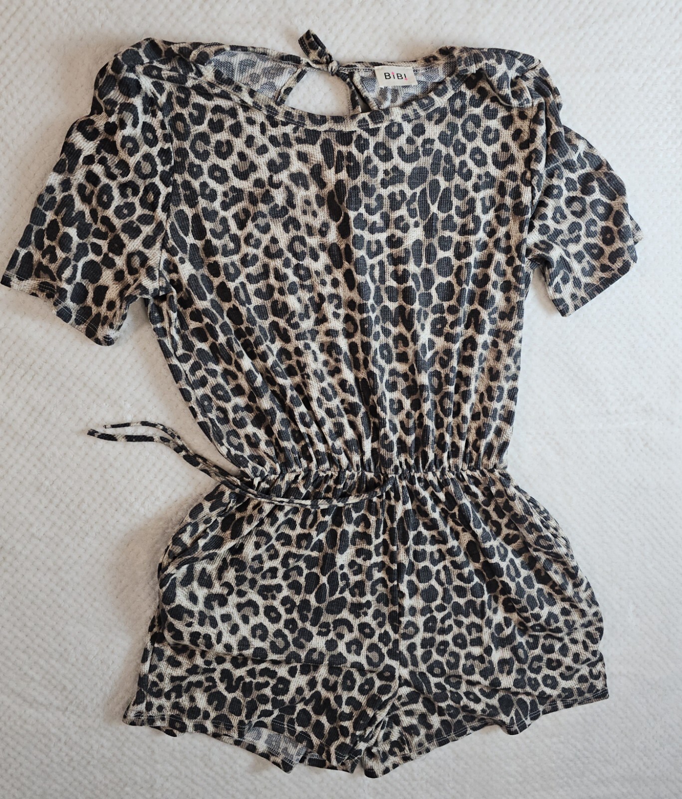 Bibi Womens Animal Print Keyhole Back Short Sleeve Romper Cream Black Large
