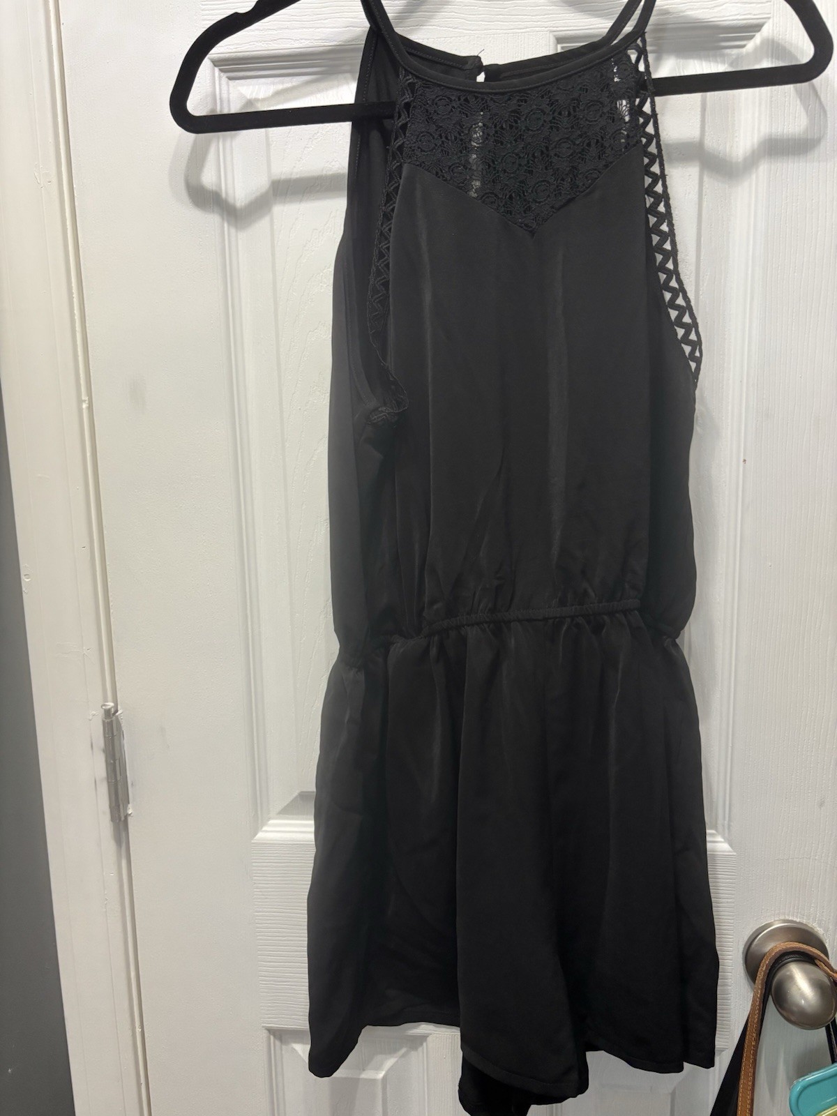 Women’s Black Sleeveless Romper Medium Lace Crochet Keyhole Back Casual Boho