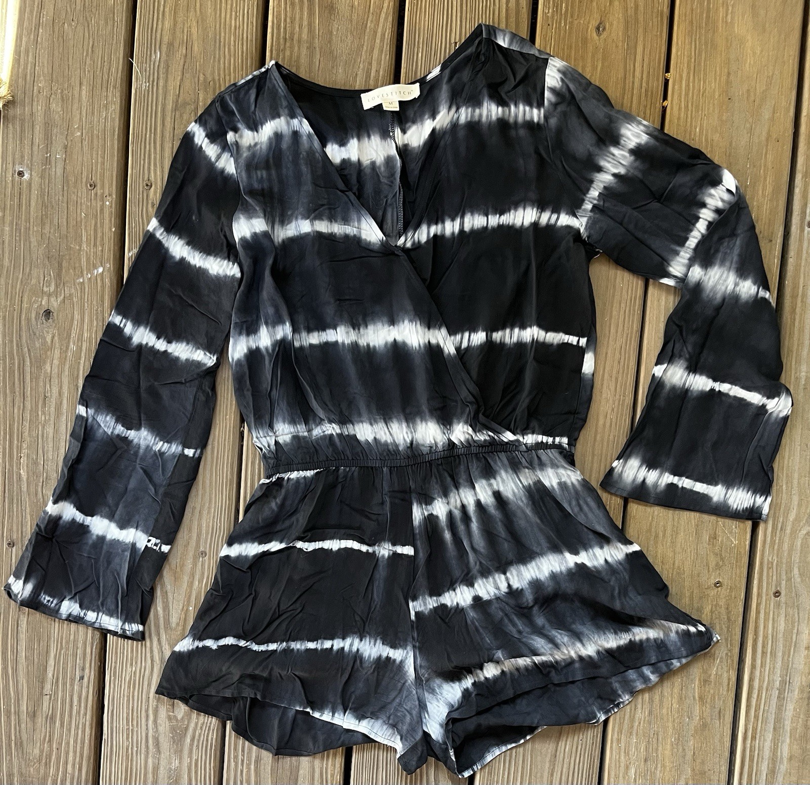 Love stitch B&W V-neck Med. mini romper. NWOT Pull-on, bell sleeves fun/flirty.