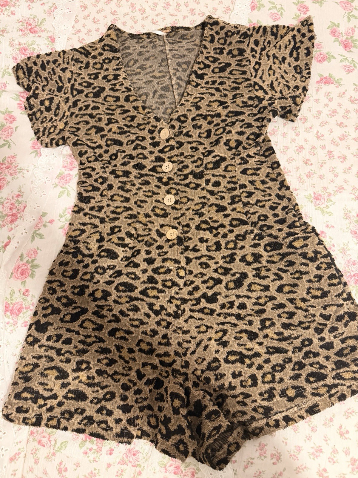 Women’s Y2K Leopard Print Romper Size S V-Neck Short Sleeve Button Front Brown
