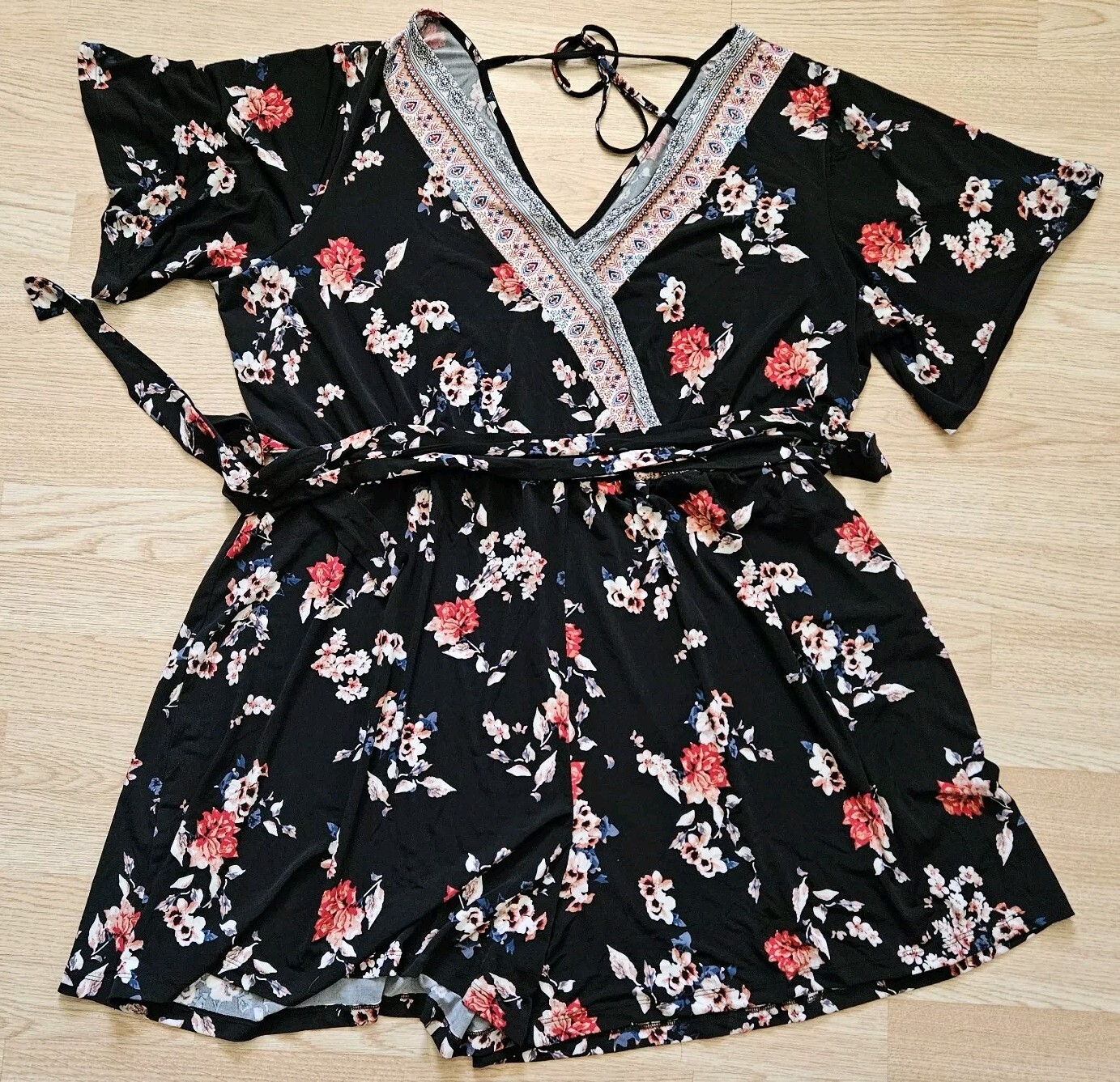 Maurices Women’s Plus Size 3 Black Floral Shorts Romper Wrap V Neck W/Tie