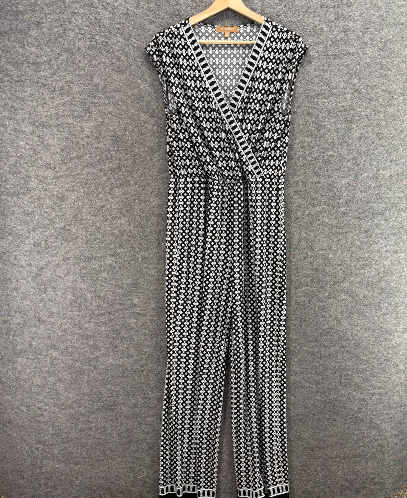 Ellen Tracy Jumpsuit Women M Black Geometric V-Neck Sleeveless Straight