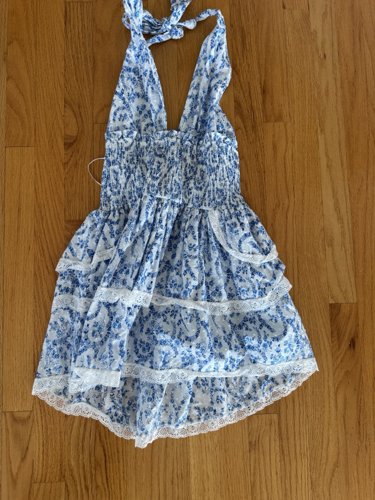 WE’RE ALL PRETTYGIRLS Women’s S Blue/White Floral Halter Smocked Lace Romper