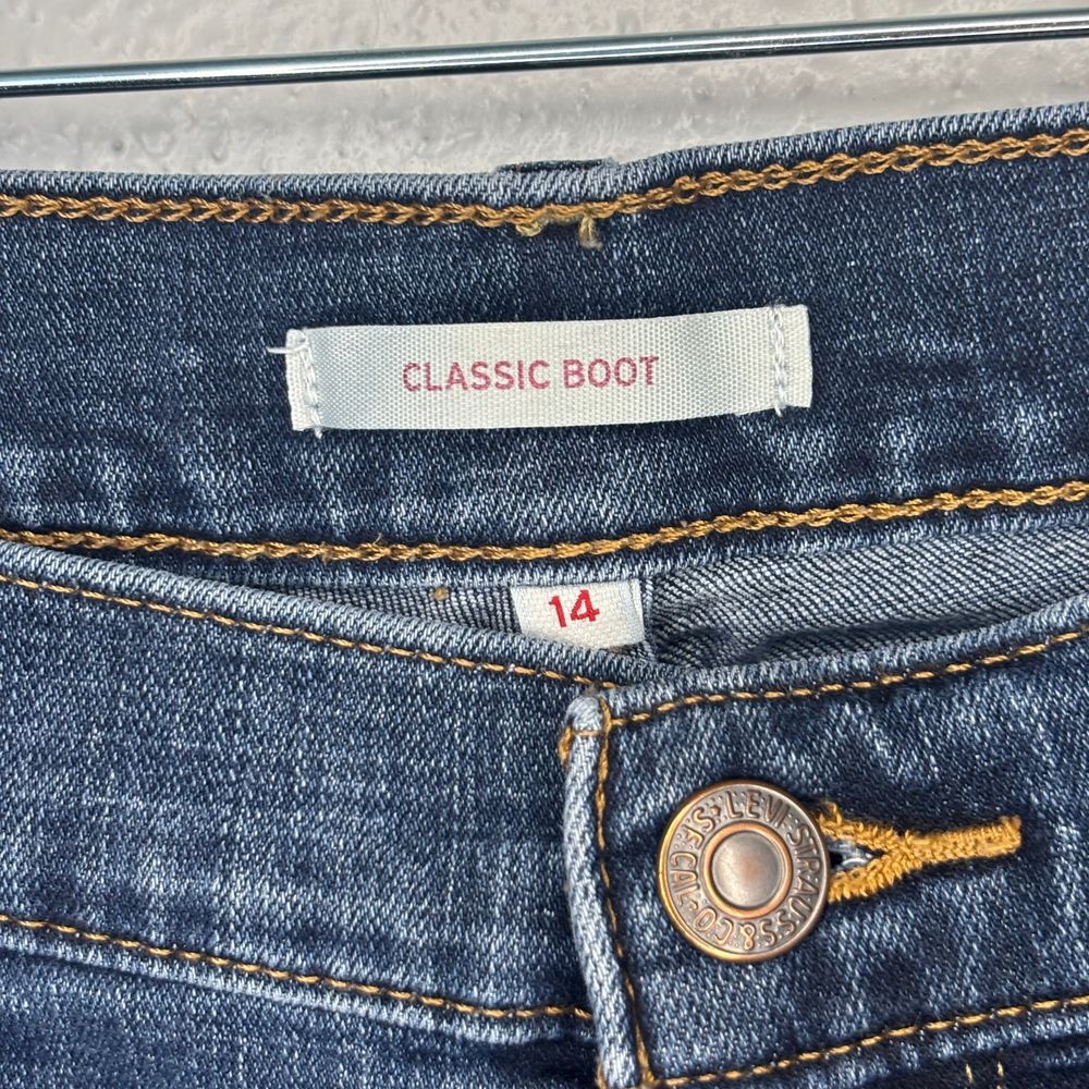 Levi’s Classic Boot Sz 14M Silver Thread Embroidered Pockets Dark Wash 32×32