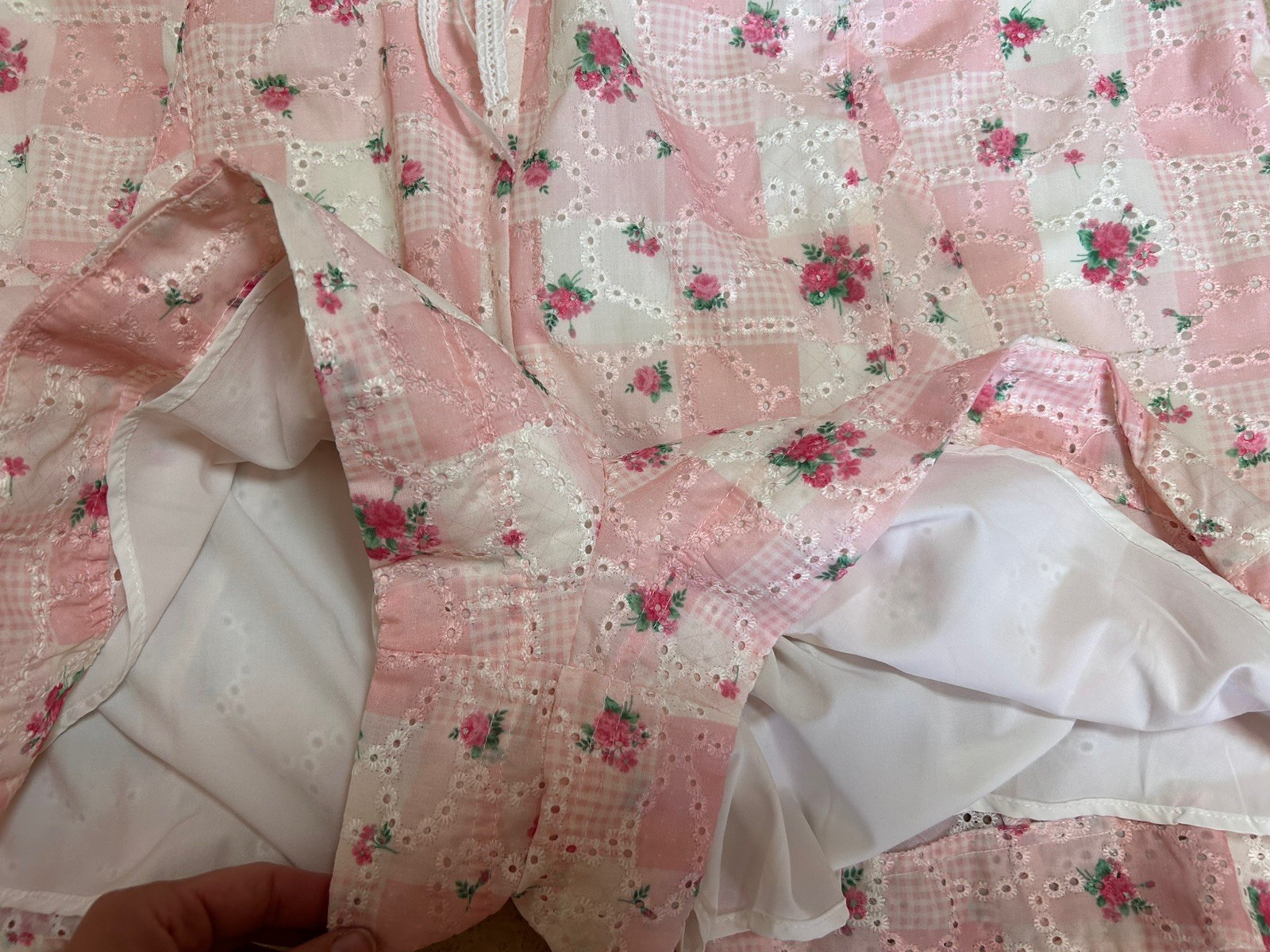 Peach Love California White and Pink Floral Romper size Small