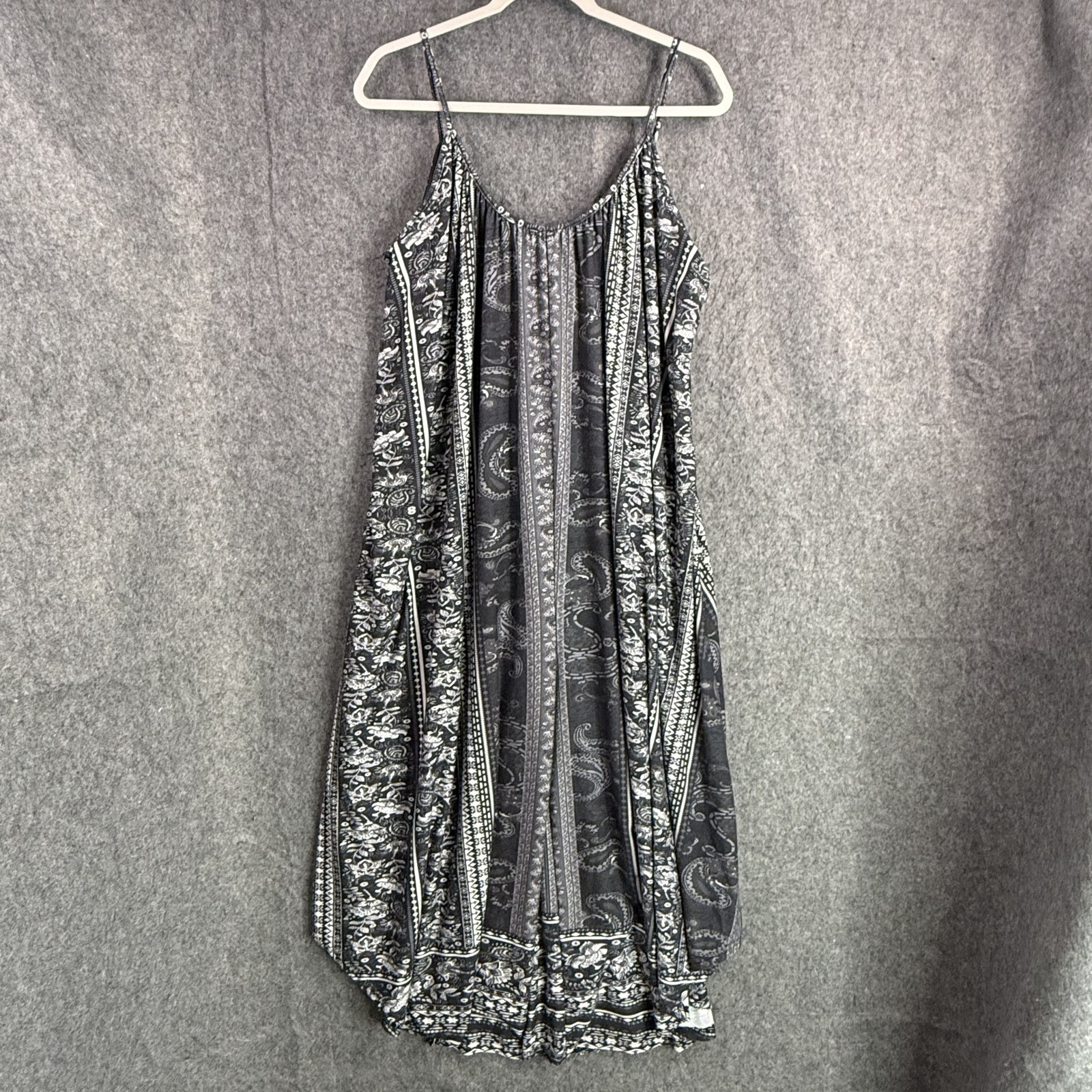 Lily by Firmiana Women’s L Black White Gray Paisley Harem Jumpsuit Romper Casual