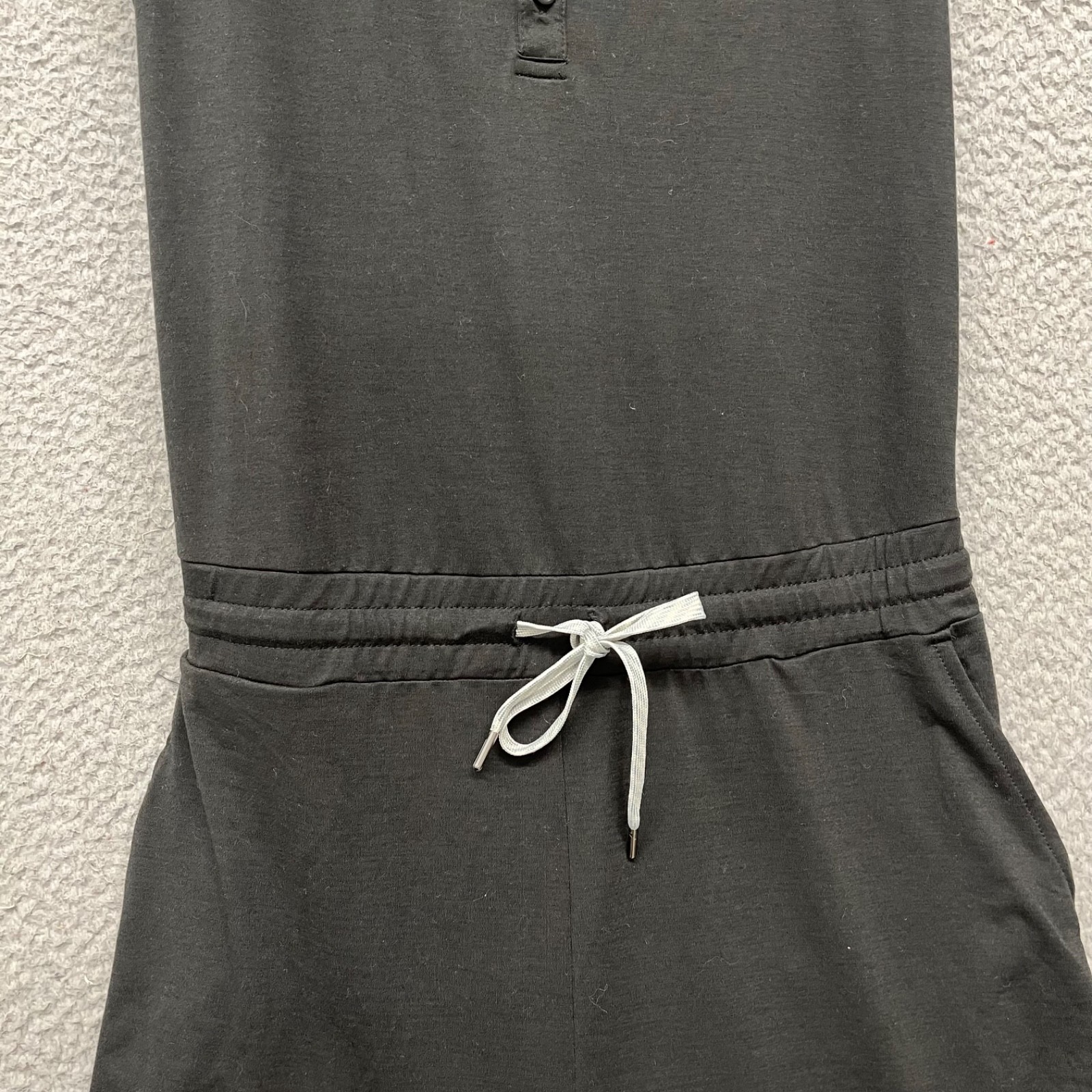Vuori Falls Jumpsuit Womens M Gray Sleeveless Wide Leg Cropped Athleisure