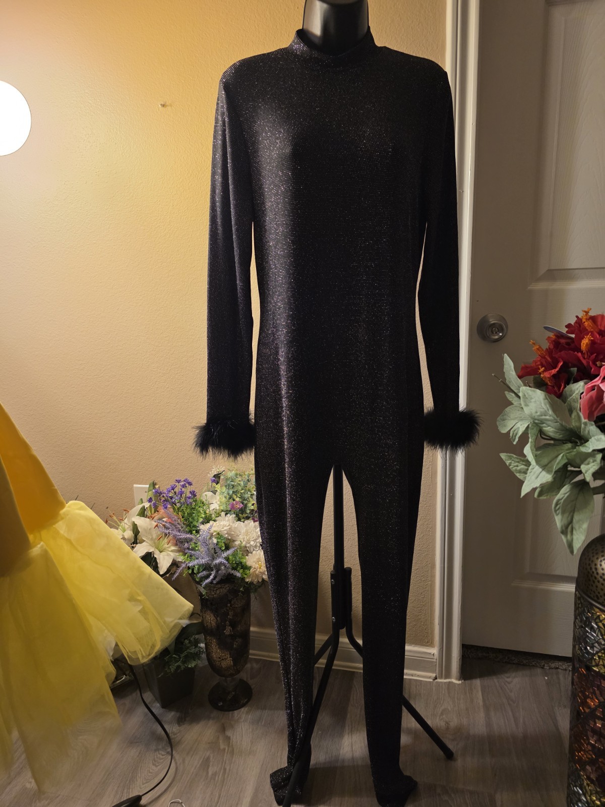 1X Black and White White Sequin Long Sleeve Jumpsuit Size Medium