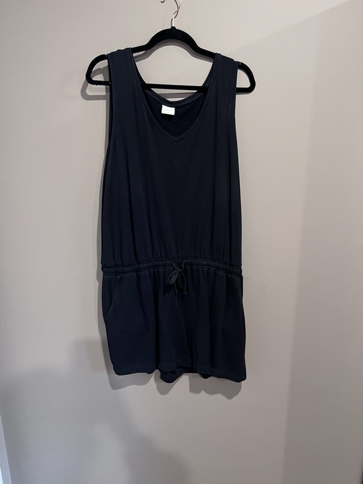 Amazon Essentials Black Sleeveless Romper XL Drawstring Elastic Waist V-Neck