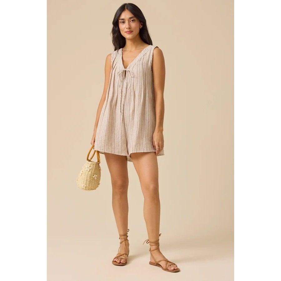 Timing beige crinkle gauze romper with a V-neck and tie detail XL