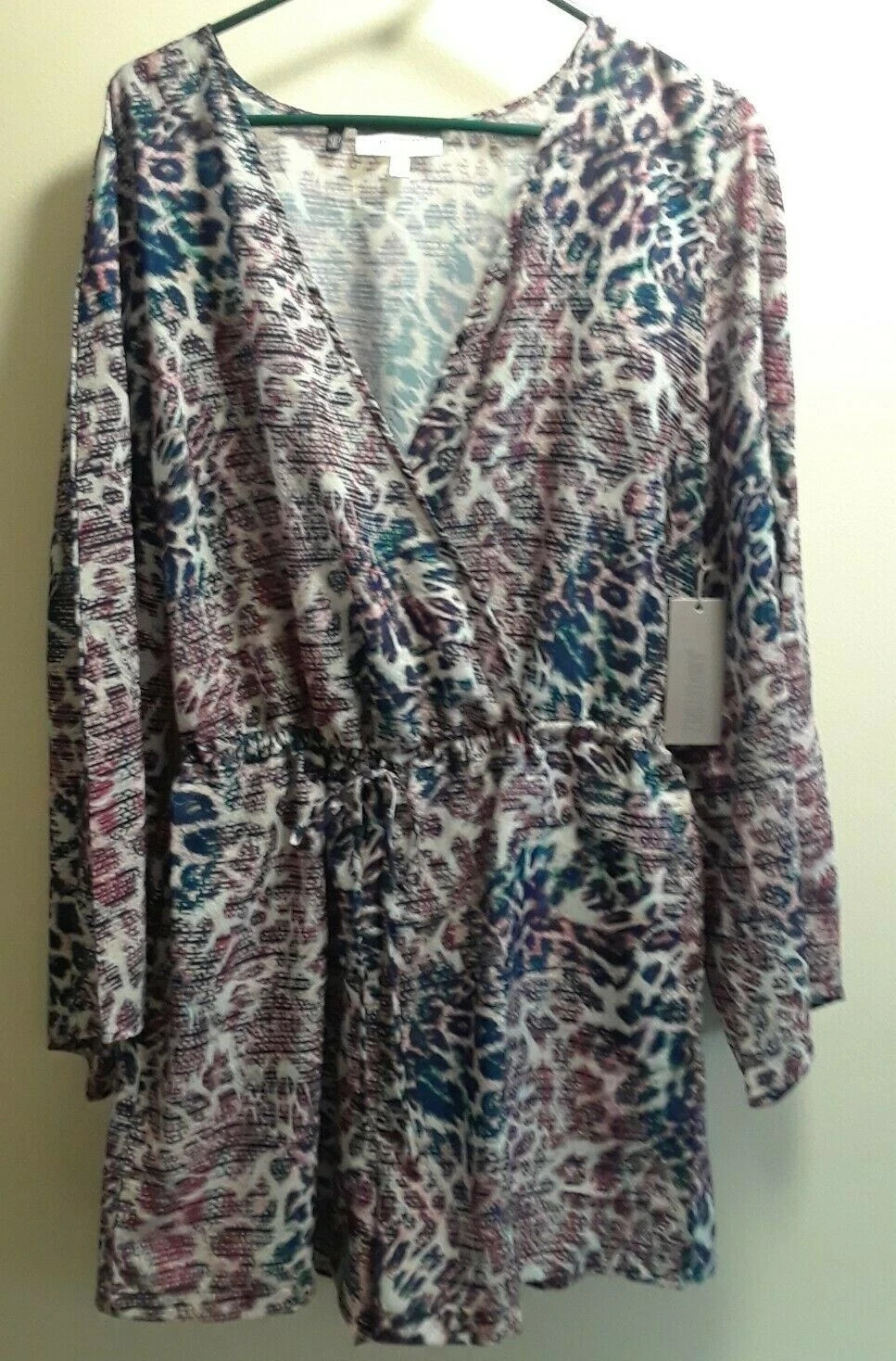 NWT LADIES SIZE LARGE OR XL JLO JENNIFER LOPEZ BELL SLEEVE ROMPER FUCHSIA LEPRD