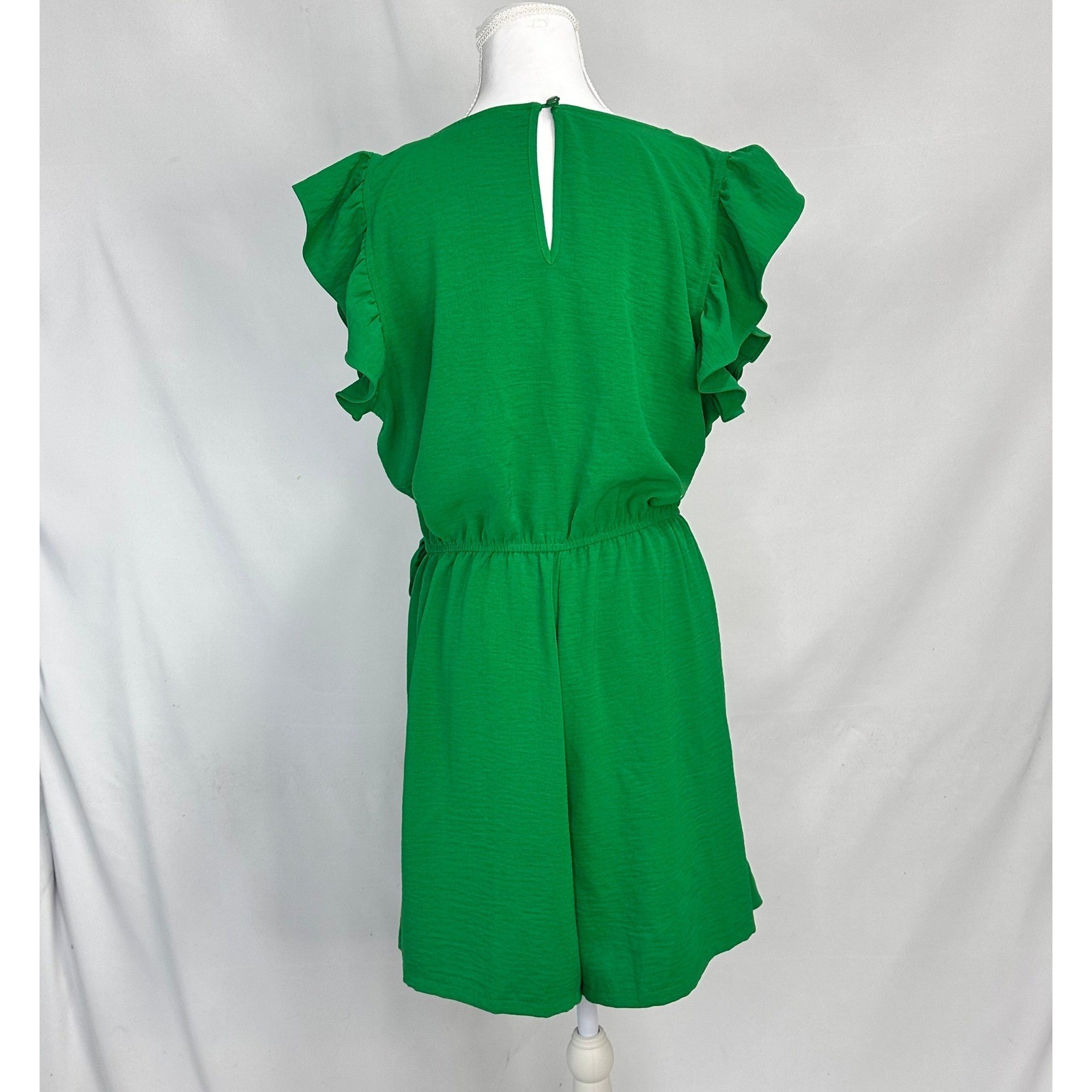 Emma & Michele Sz L Faux Wrap Romper Women’s Green Ruffle V-Neck Flirty Summer