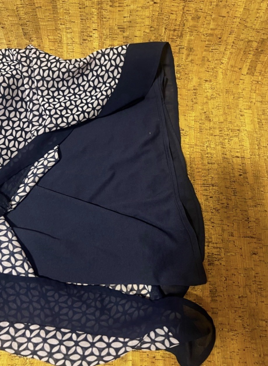 Gap Women’s Blue/White Geometric Romper Size M Short Sleeve Round Neck
