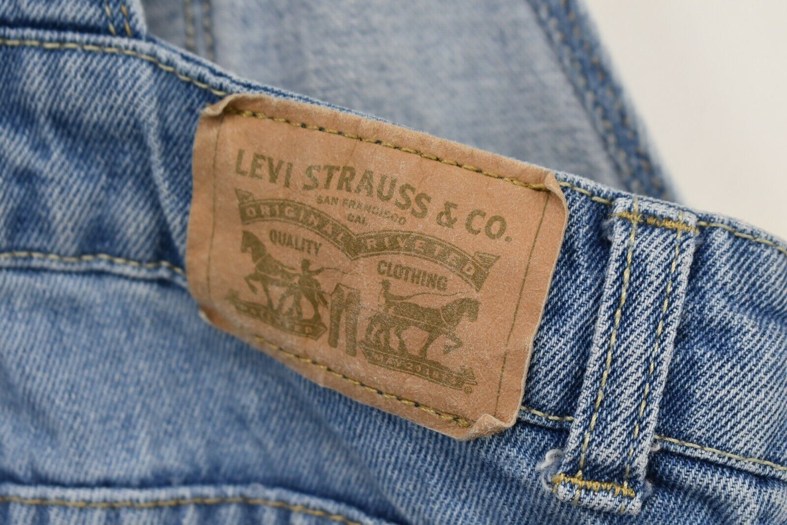 Levi’s Kids Blue Adjustable Straps Flat Front Cotton Denim Shortall Romper 8R